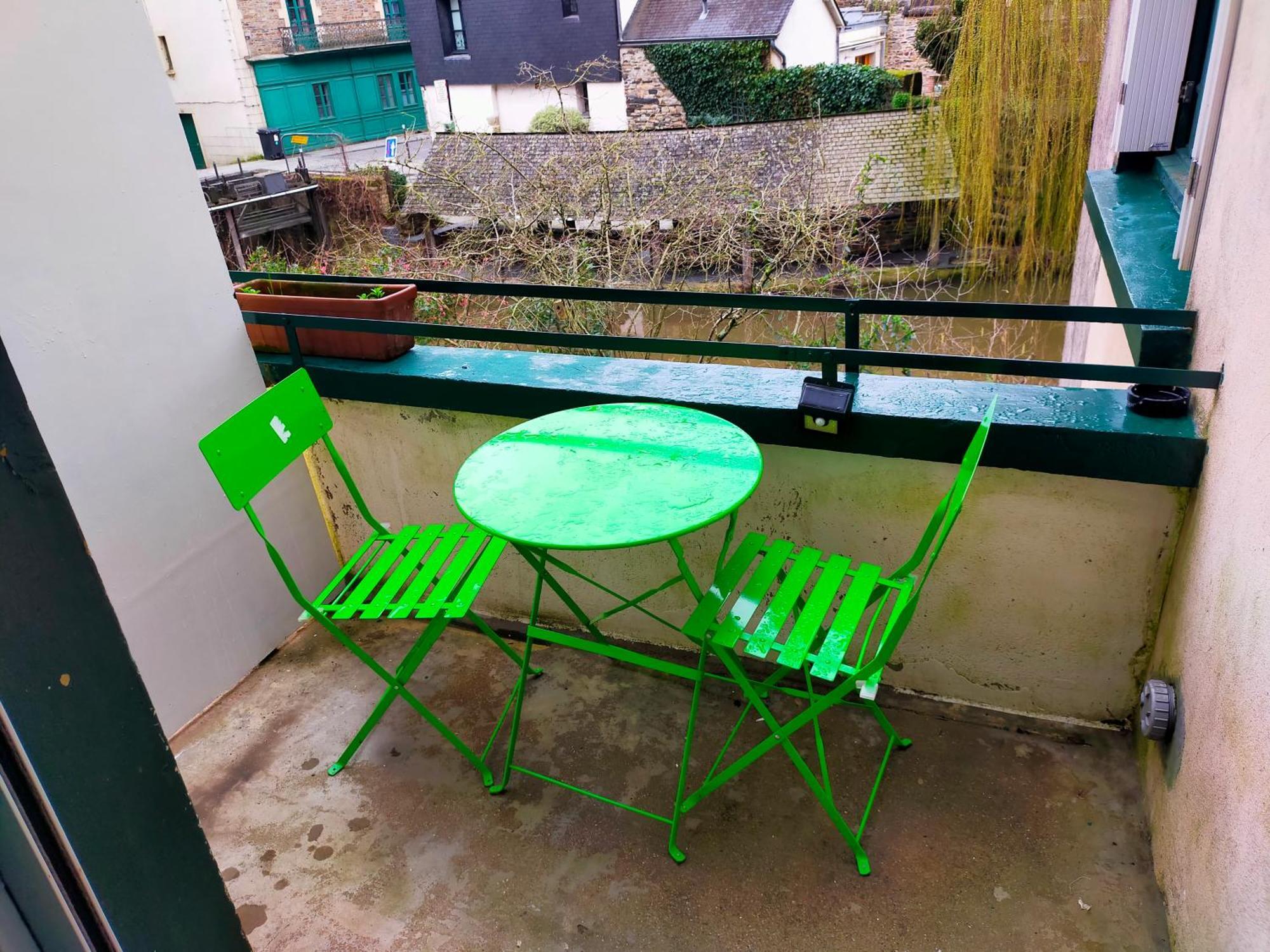Studio En Rdc Avec Balcon Centre Vitre Extérieur photo