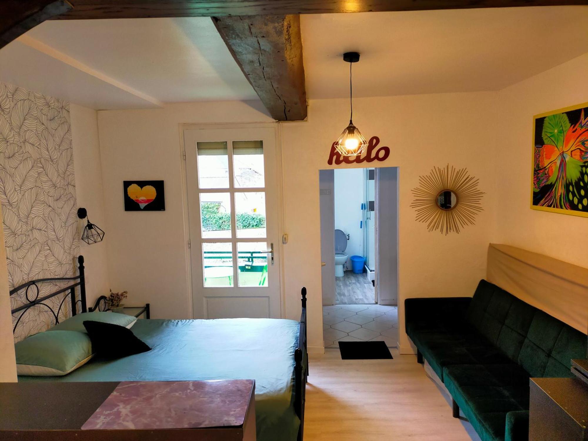 Studio En Rdc Avec Balcon Centre Vitre Extérieur photo